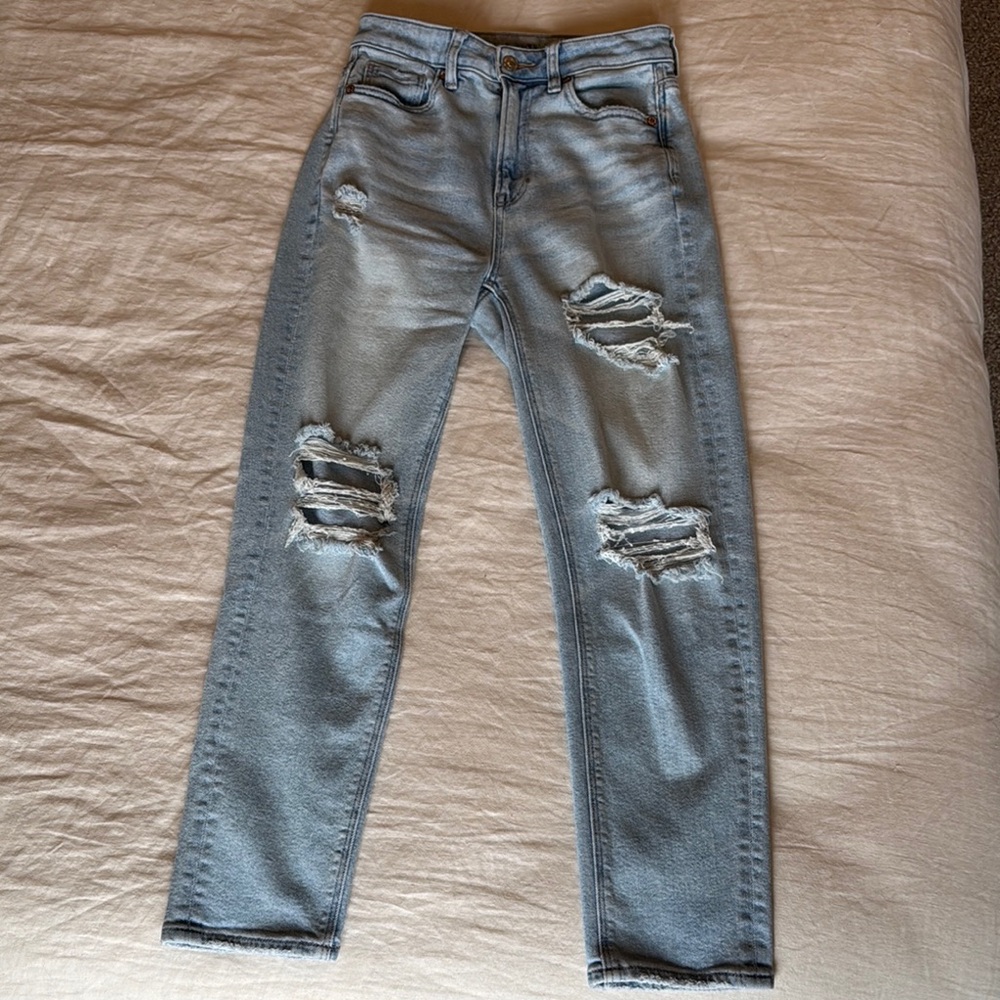 American Eagle Mom Straight Light Wash Jeans